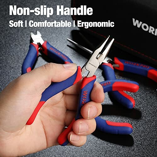 Hand håller ergonomisk tång med halkfritt handtag.