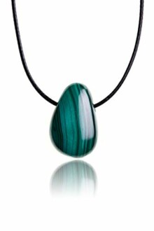 Grön sten hänge på halsband