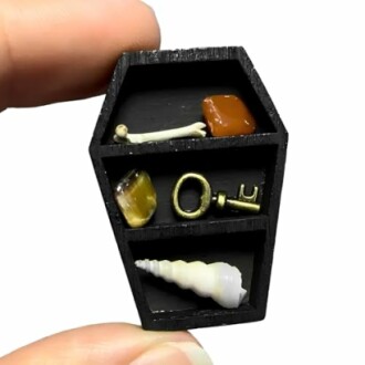 Miniatyrkista med små föremål