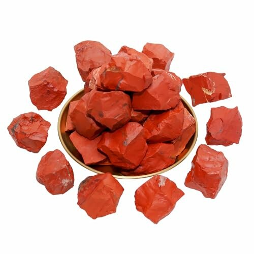 Röda stenar i en hög